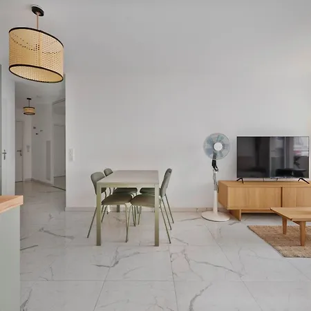 Apartment Avec Balcon-terrasse & Clim