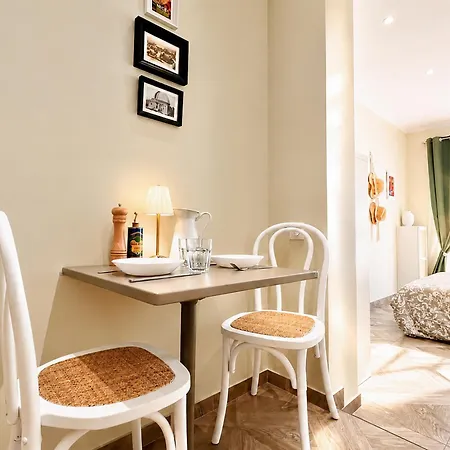 Apartment Le Petit - 4 Studios, 2 With Private Terrace - Centre *