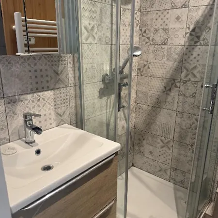 Spacious 3bdr Near The Exhibition Center * Nice