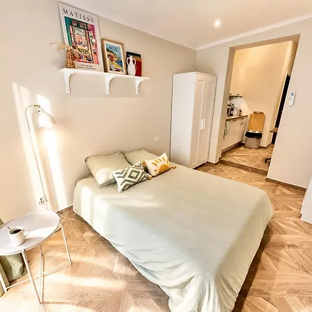 Le Petit - 4 Studios, 2 With Private Terrace - Centre * Nice