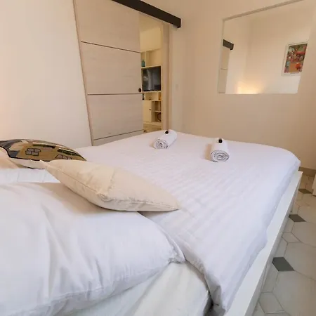 Apartment Magnifique Rez De Jardin Port *