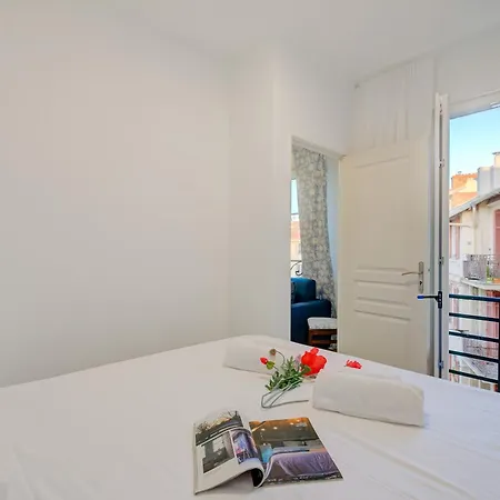 Paganini Center With Terrace - Happy Apartment