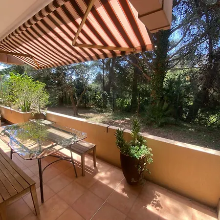 Apartment Grand 3p Pieces Au Calme Dans Avec Piscine, Restaurant, Tennis, Climatisation