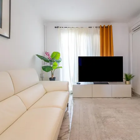 Apartment 3 Pieces Bord De