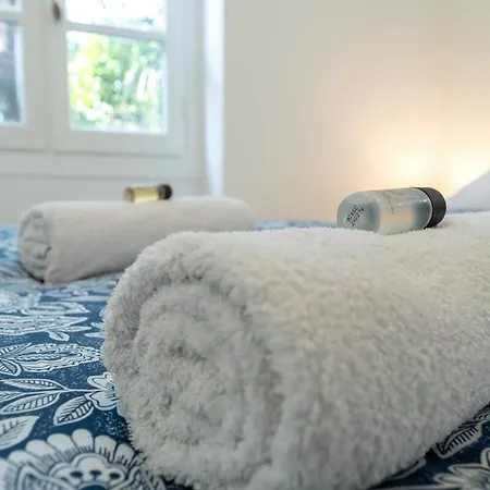 Magnifique Rez De Jardin Port Apartment Nice