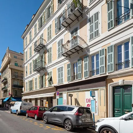 Apartment Deloye Fshh