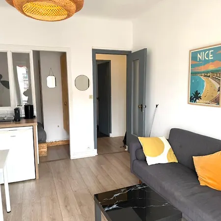 Apartment Proche De Liberation Avec Balcon Ensoleille Nice