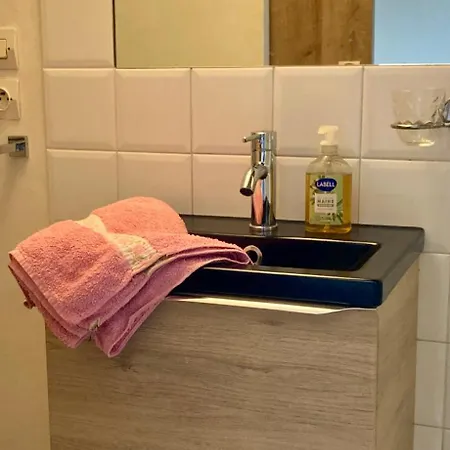 Mansarde Plein Centre Et A 5 Mn Des Plages Apartment Nice