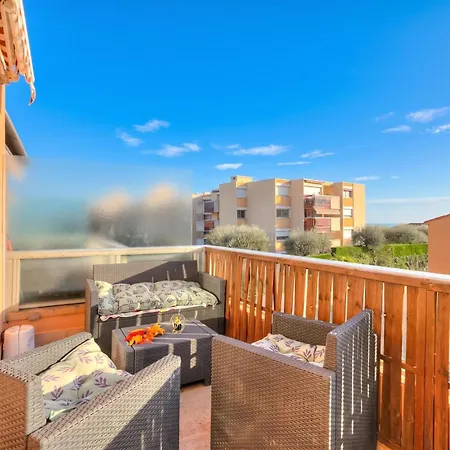 Fabrina With Balcony And Pool - Happy Apartment
