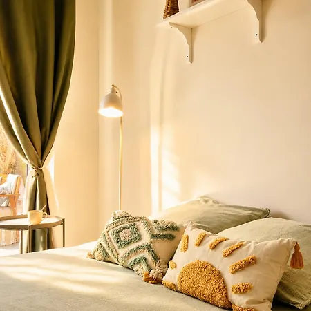 Le Petit - 4 Studios, 2 With Private Terrace - Centre Apartment Nice