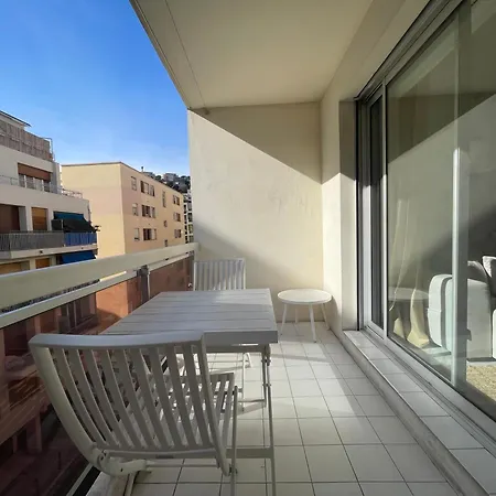 Apppartement Avec Terrasse - 2 à 4 Personnes *