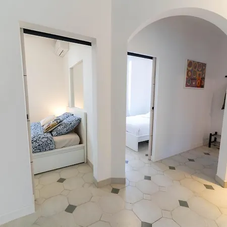 Magnifique Rez De Jardin Port Apartment Nice