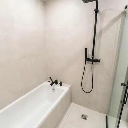 Magnifique Avec Piscine Et Jardin Apartment Nice