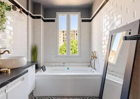 Apartment Rare 100m Gem In 5 Min To The Sea Nice
