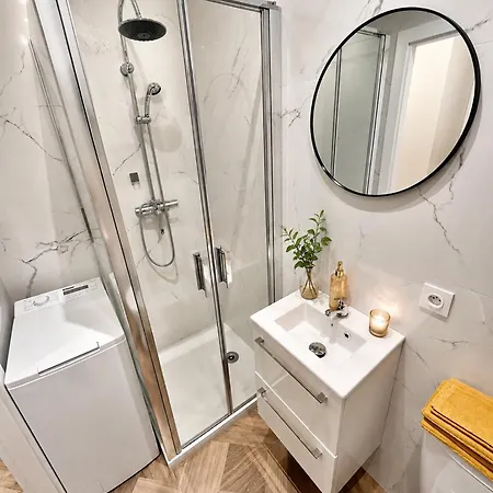 Apartment Le Petit - 4 Studios, 2 With Private Terrace - Centre Nice