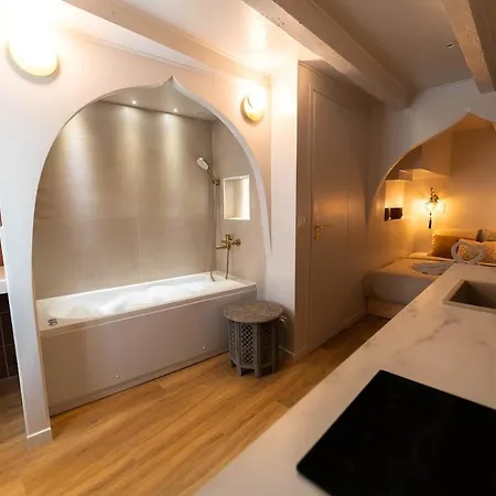 Les D Ailleurs Apartment *