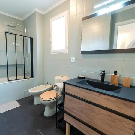 Magnifique Rez De Jardin Port Apartment