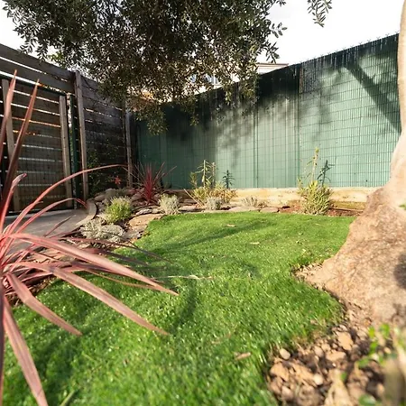 Magnifique Rez De Jardin Port Apartment *