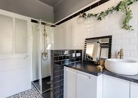 Apartment Rare 100m Gem In 5 Min To The Sea