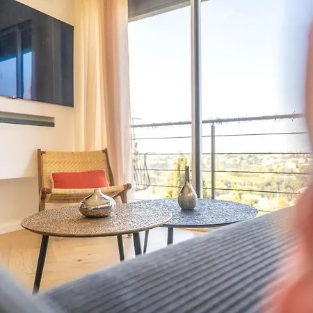 Magnifique Avec Piscine Et Jardin Apartment