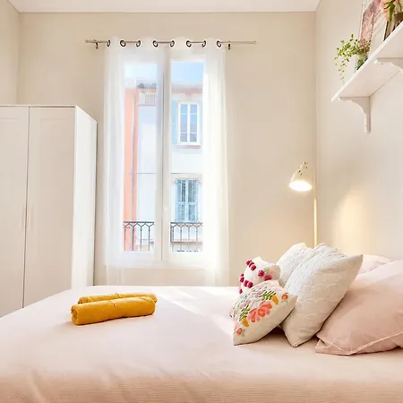 Apartment Le Petit - 4 Studios, 2 With Private Terrace - Centre Nice