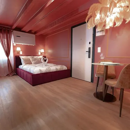 Les D Ailleurs Apartment *