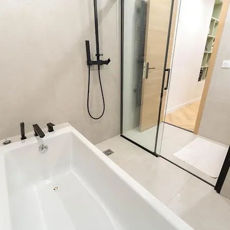 Magnifique Avec Piscine Et Jardin Apartment