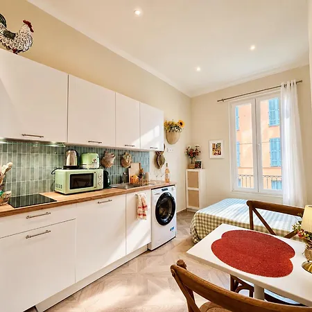 Apartment Le Petit - 4 Studios, 2 With Private Terrace - Centre *