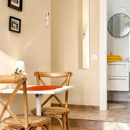 Apartment Le Petit - 4 Studios, 2 With Private Terrace - Centre