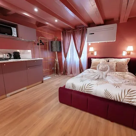Les D Ailleurs Apartment *