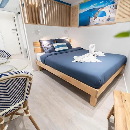 Les D Ailleurs Apartment