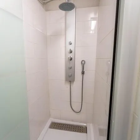 Apartment Bc Spacieux Et Atypique 3p, Vieille-ville Nice