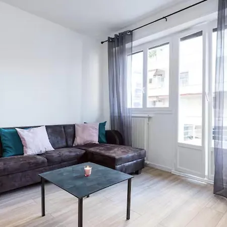 Apartment Beautiful 2 Bedrooms Close To The Sea Nice