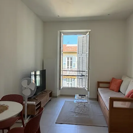 Apartment Modern And Unforgettable In The Heart Of Nice