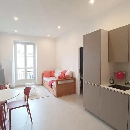 Apartment Modern And Unforgettable In The Heart Of Nice