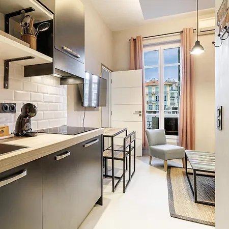 Charming 1 Bdr Downtown Nice