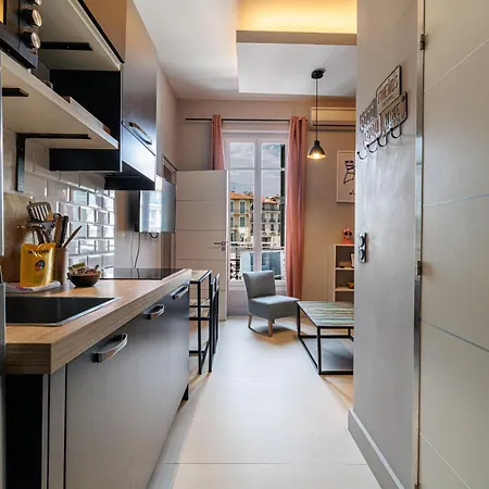 Charming 1 Bdr Downtown * Nice