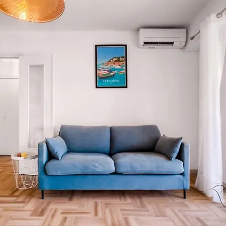 1br W Terrace & Parking Nice