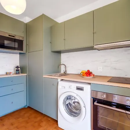 Apartment 1br W Terrace & Parking