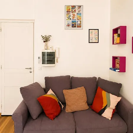 Studio, Downtown, Train Station, Wifi, Air Conditioning Apartment