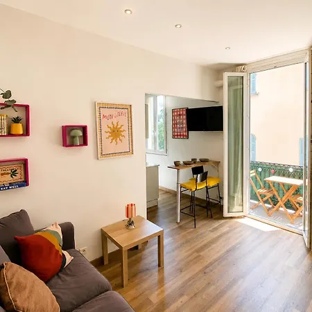 Apartment Studio, Downtown, Train Station, Wifi, Air Conditioning