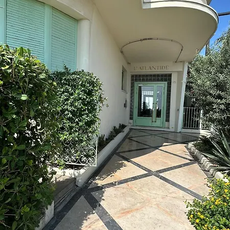 Garden House On The Promenade - Sea View Apartment Nice