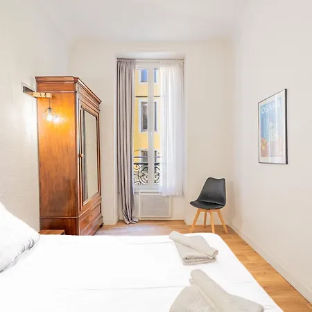 Charming Port Of Flat 1