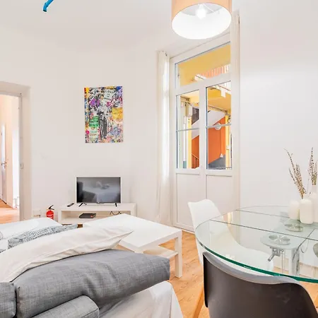 Charming Port Of Flat 1 Apartment