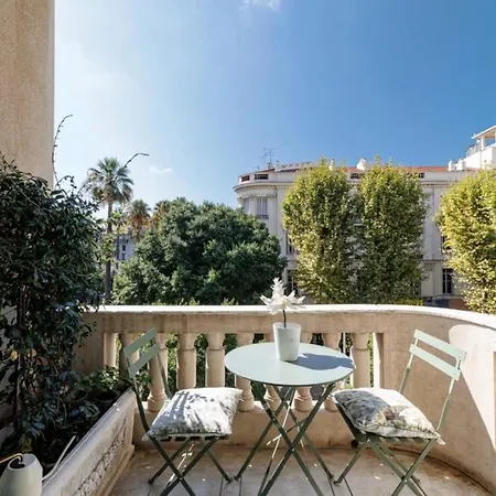 Apartment Apparemment Au Centre De Nice