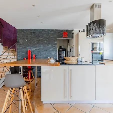 Apartment Bellet - De Charme, 4 Chambres, Plancha & Piscine