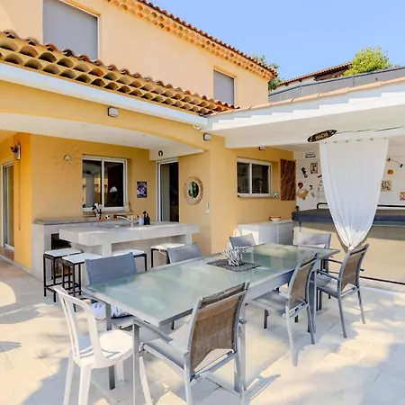 Apartment Bellet - De Charme, 4 Chambres, Plancha & Piscine Nice