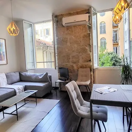 Wehost Clemenceau Sunny Palace 4 Pers 1 Bedroom Apartment