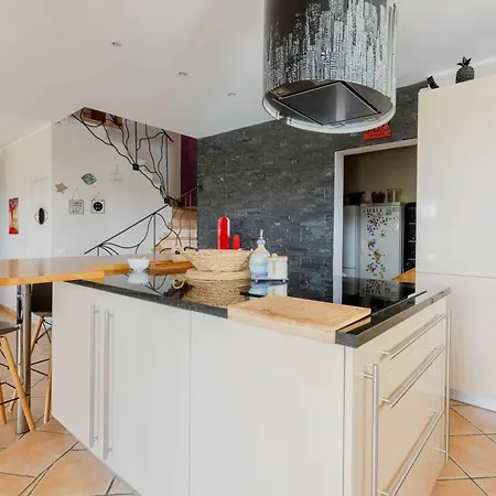Apartment Bellet - De Charme, 4 Chambres, Plancha & Piscine