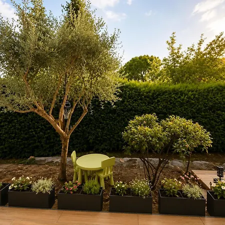 Havre De Paix A Cimiez -t4 En Rez-de-jardin Apartment *